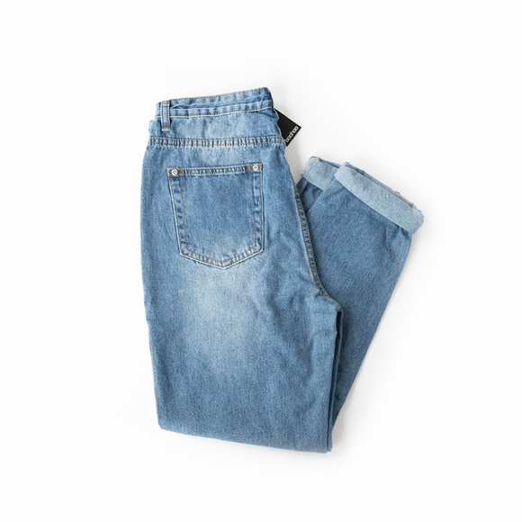 NWT ♡ High Rise Mid Wash Mom Jeans, Size 8, SALE! - Picture 3 of 6